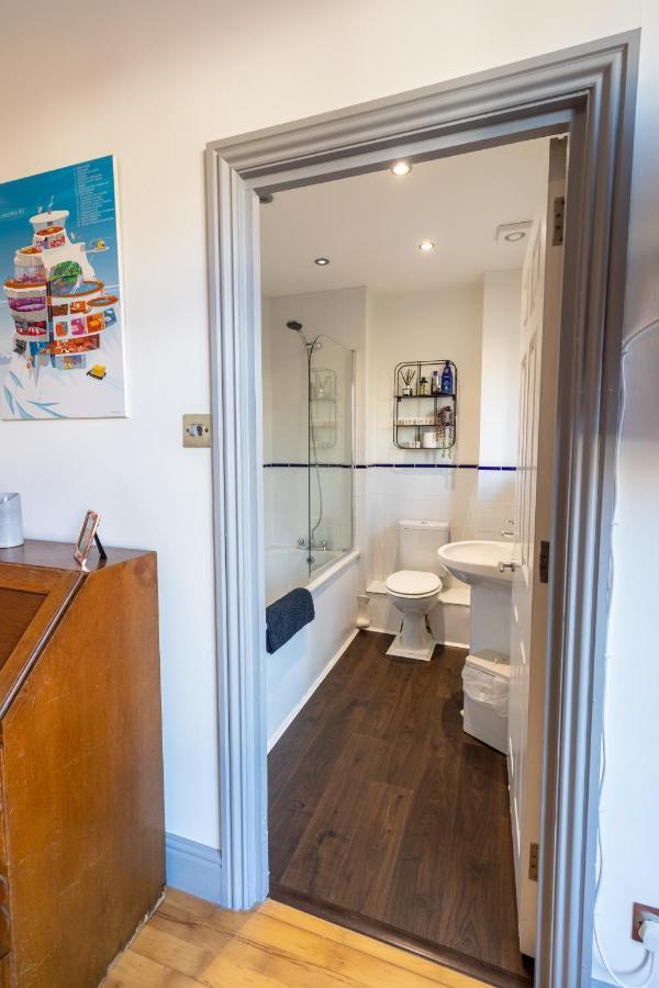 Spacious And Light Flat In Clapham Londra Esterno foto